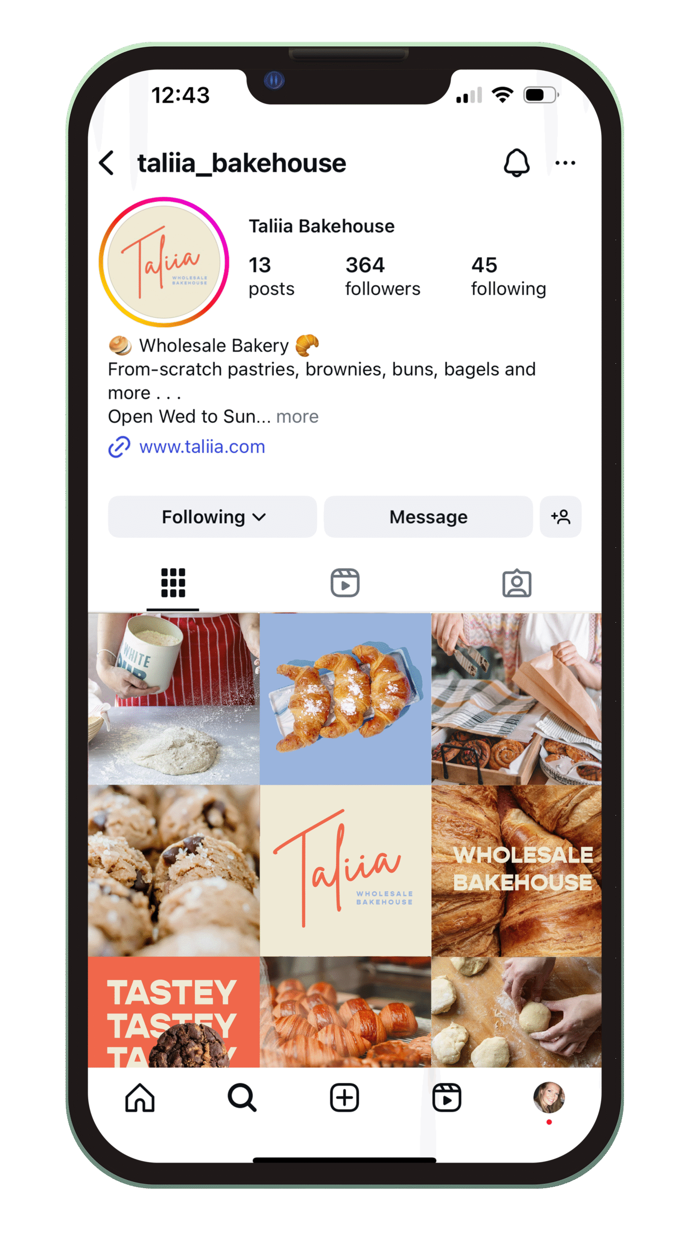 Taliia_Mock Up phone